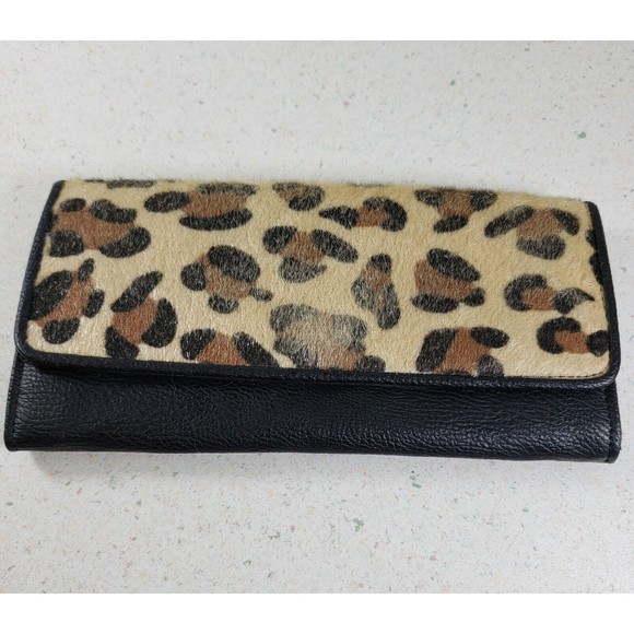 Atmosphere Leopard Print Faux Wallet Clutch - Picture 1 of 8